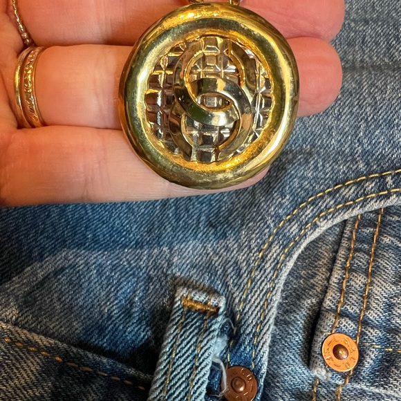 Vintage chanel necklace! Made with a Chanel clip-on earring! - Picture 10 of 11